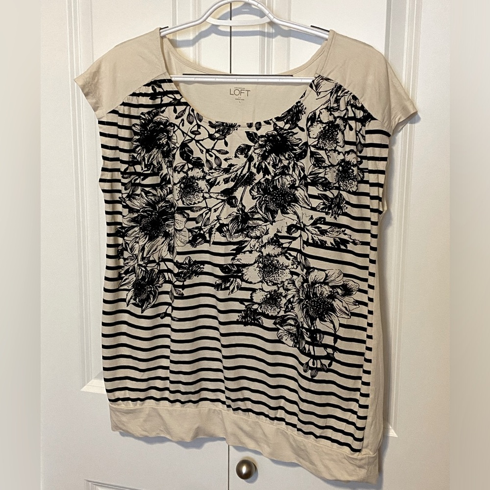 LOFT slouchy tee with black design